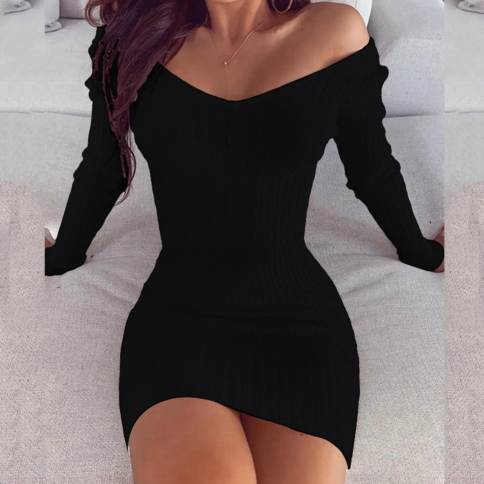 Stickad Bodycon Klänning Dam | V-ringning & Sträckig Passform
