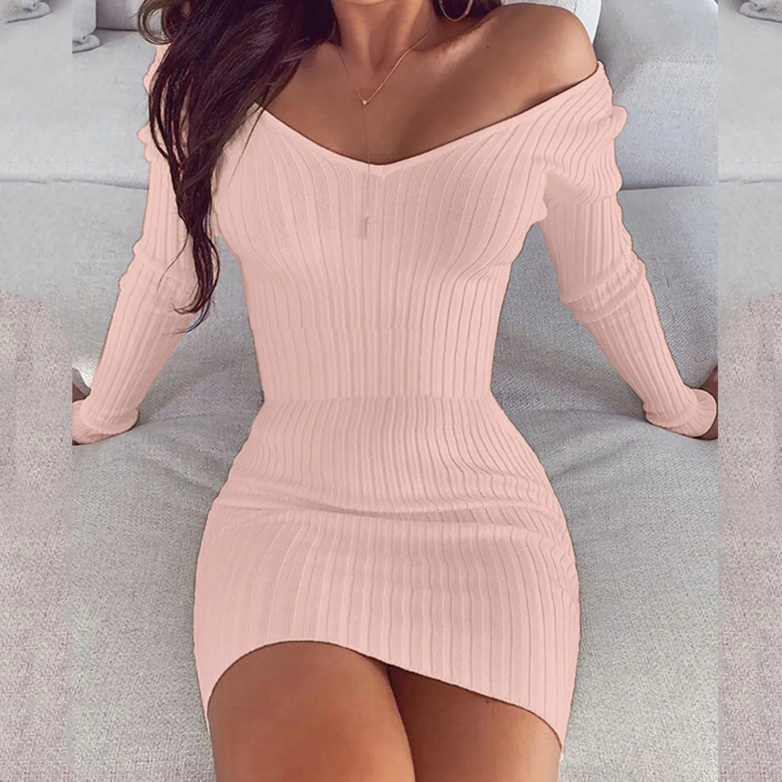 Stickad Bodycon Klänning Dam | V-ringning & Sträckig Passform