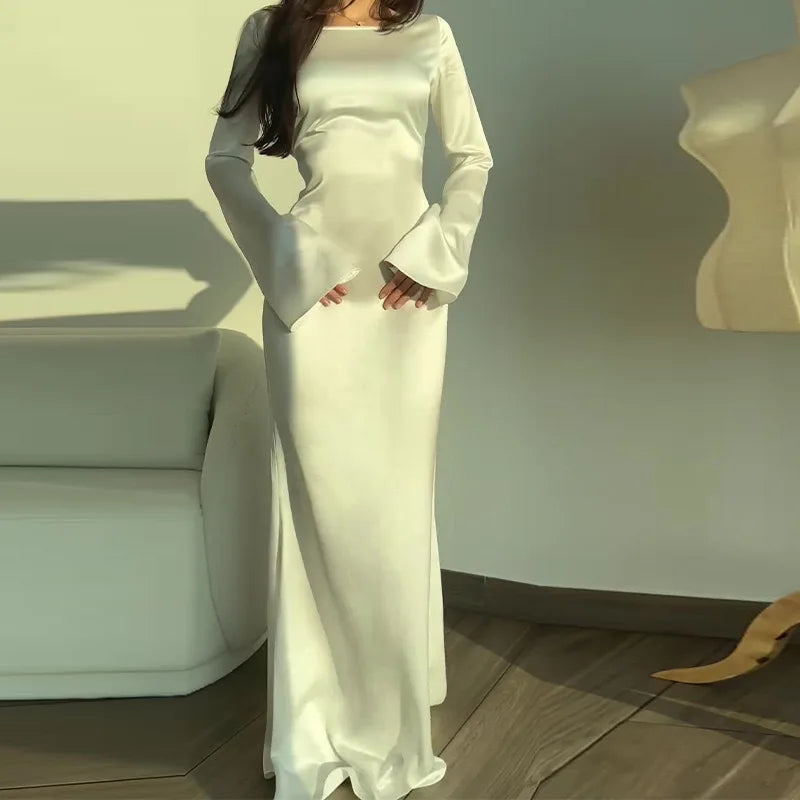 Satinklänning Dam Maxi | Eleganta Fläktarmar & Snörning